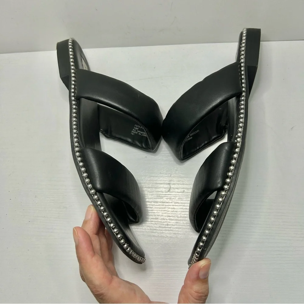 Steve Madden Frita Black Puff Strap Metal Stud Flat Slide Sandals Size 10